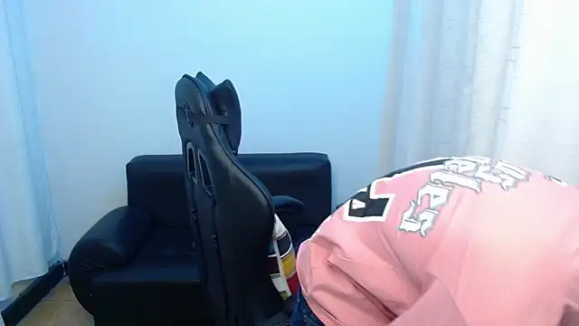 Matiius18's Live XXX Chat