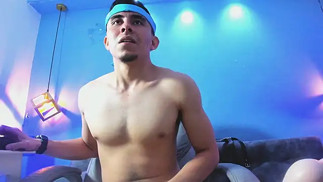 Eross_Santy's Live XXX Chat