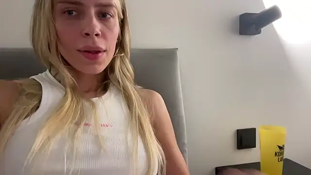 Chat XXX en directo de Iris_cherry