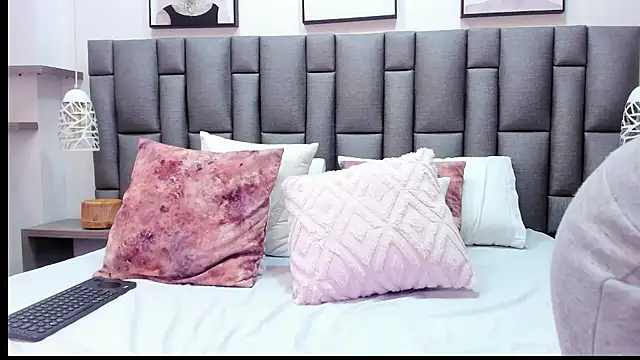 ZoeKrug Live XXX Chat