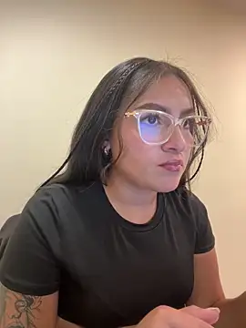 Alyha_Cortes' Live XXX Chat