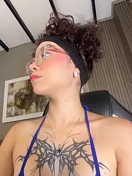 luci_butterfly's Live XXX Chat