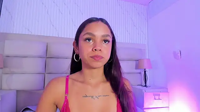 CarolineFyre live XXX chat