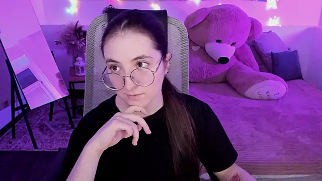 VirtuallVoyant live XXX chat