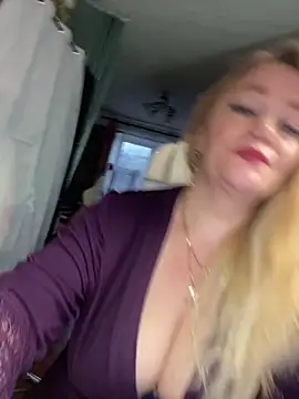 Sweet-blonde: απευθείας συνομιλία ΧΧΧ