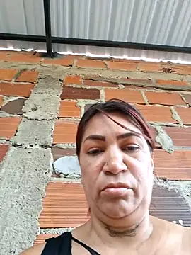 Chat XXX en directo de Naughty_Mature69