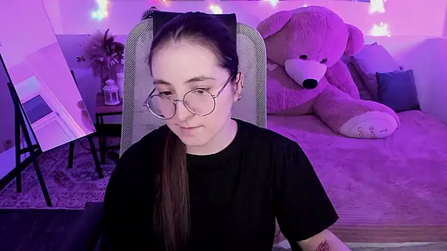 VirtuallVoyant élő XXX-chatje