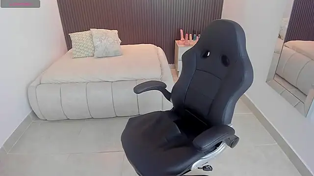 MARINETOMMYのライブXXXチャット