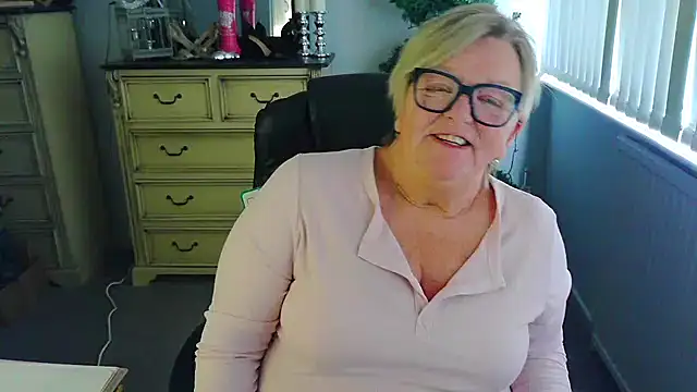 BridgetBlueEyes' Live XXX Chat