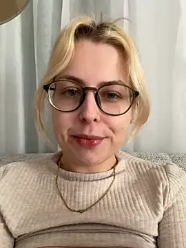 XXX chat uživo modela Livewithlucy