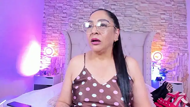 Gina_Myers Adlı Modelin Canlı XXX Sohbeti