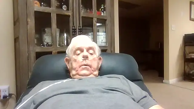 bootlegmanz Show in webcam