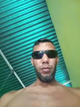 UnreadyChutzpa Live XXX Chat