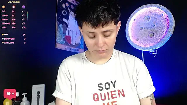 girl_intense444's Live XXX Chat