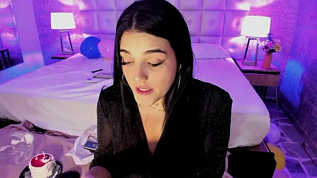 Chatroom XXX en direct de Maddysex_