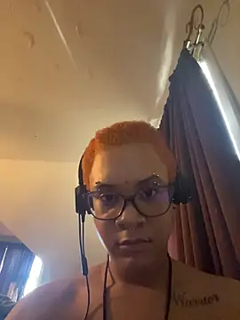 nickytheehawtie: онлайн-секс-чат