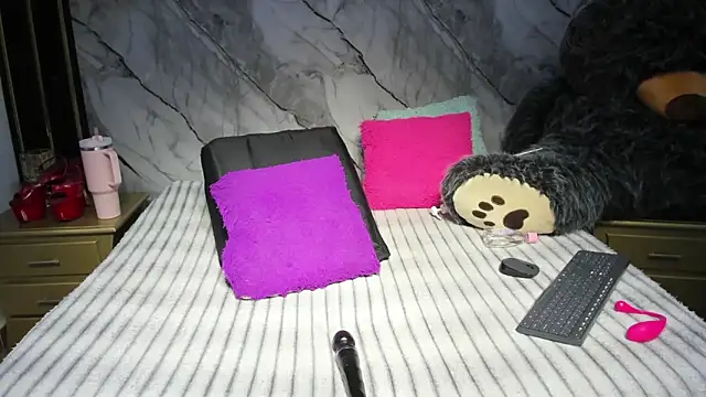 Niyirey1: онлайн-секс-чат