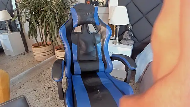 kai_storn: απευθείας συνομιλία ΧΧΧ