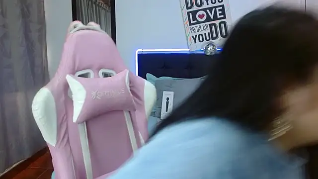 Chat XXX en directo de Keyla01_