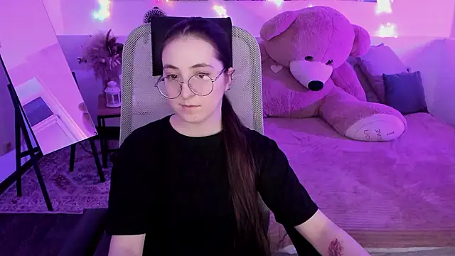 VirtuallVoyant's Live XXX Chat