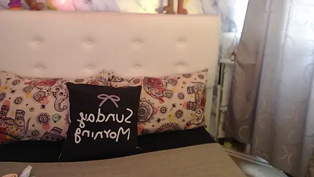 Chatroom XXX en direct de Nicolelewllss