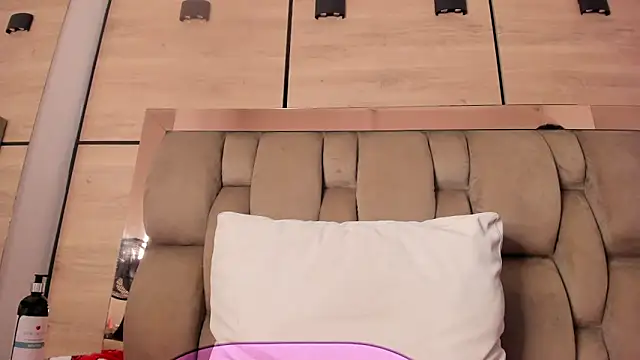 karol_lewiss Chat XXX in diretta