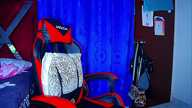 Chatroom XXX en direct de DanisaBrown