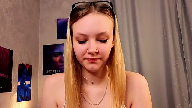 ElissaGlod Chat XXX live