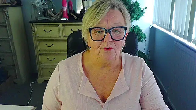 BridgetBlueEyes Chat XXX in diretta