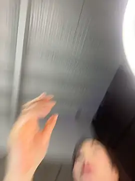 SweetieSinXXX 现场XXX聊天