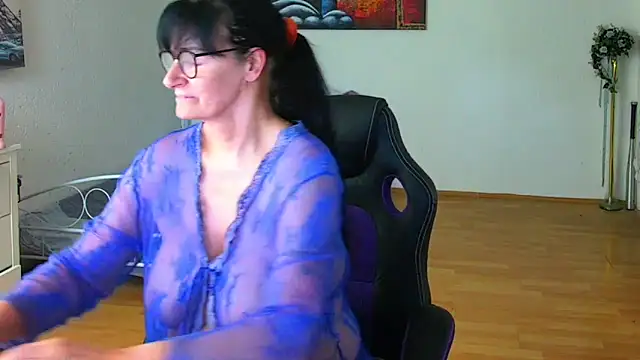 Syllyn Live XXX chat