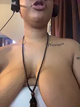 nickytheehawtie's Live XXX Chat