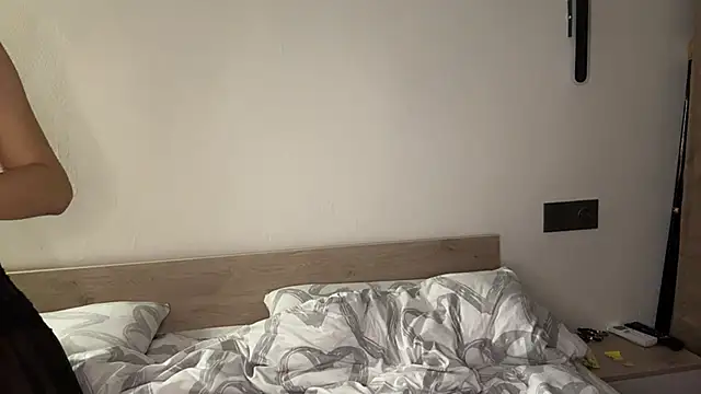 Онлайн чат XXX Ur_neighbor_Kira