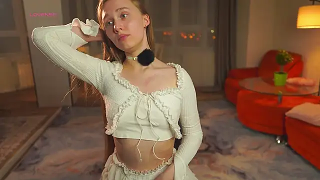 SharaNewbern's Live XXX Chat