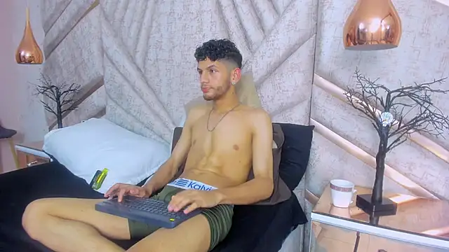 Chat XXX en directo de LuckySammer