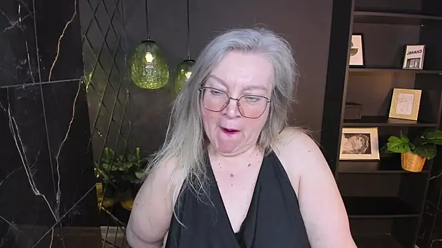 Chat +18 de NataliMellow ao vivo