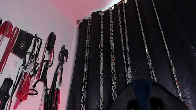 charrlotte_quinn's Webcam Show