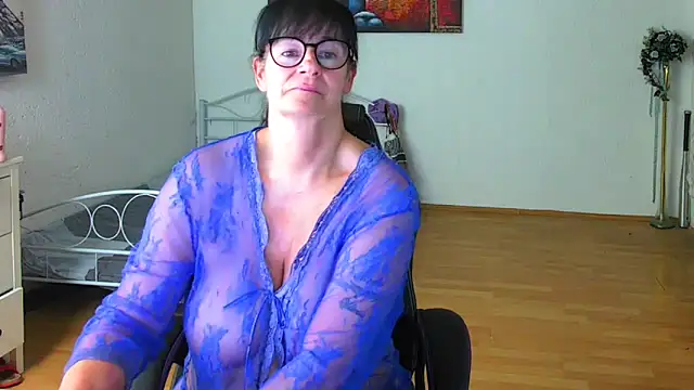 Sylly élő XXX-chatje