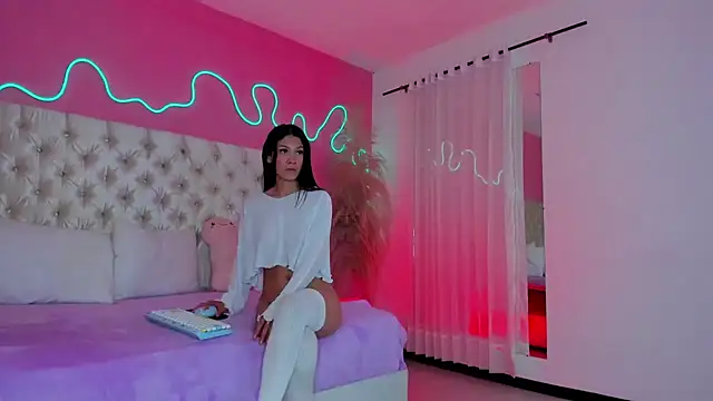 Chat +18 de Julieta_Cortes__ ao vivo