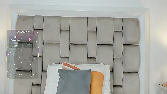 Chat +18 de frehia_dimou ao vivo