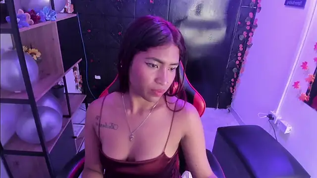 Онлайн чат XXX ChloeLombardi_