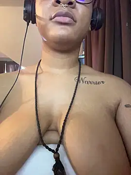 Chat +18 de nickytheehawtie ao vivo