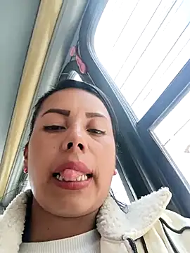 _andrea30 Adlı Modelin Canlı XXX Sohbeti