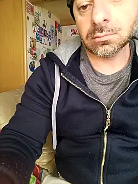 toro23xxxl Adlı Modelin Canlı XXX Sohbeti