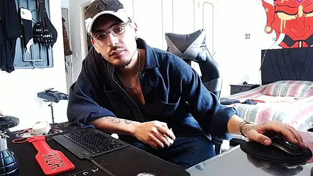 malek_xarx_ Adlı Modelin Canlı XXX Sohbeti