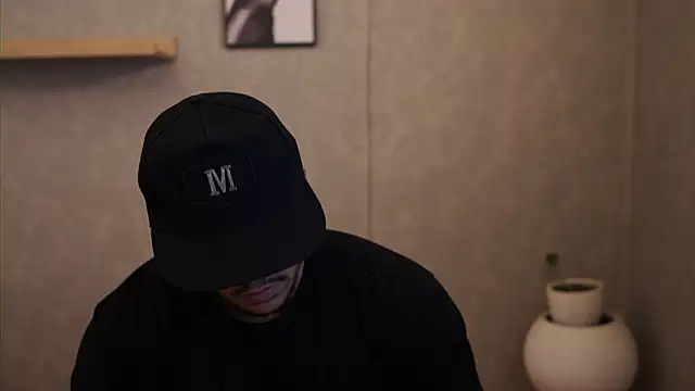 Thiago_Valente Adlı Modelin Canlı XXX Sohbeti