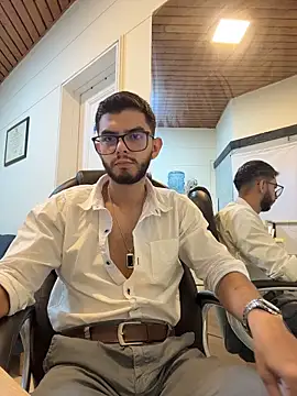 Milosky000 Adlı Modelin Canlı XXX Sohbeti