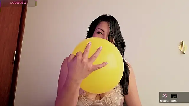 karla_valk1 Adlı Modelin Canlı XXX Sohbeti