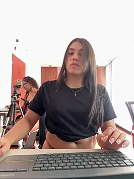 Luna_rousse26 Adlı Modelin Canlı XXX Sohbeti