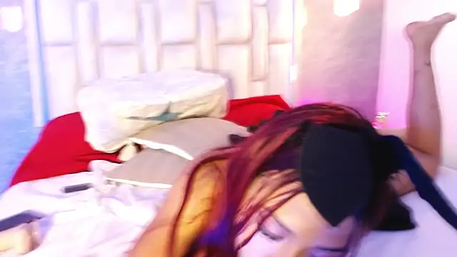 Bella-Sanders' Live XXX Chat